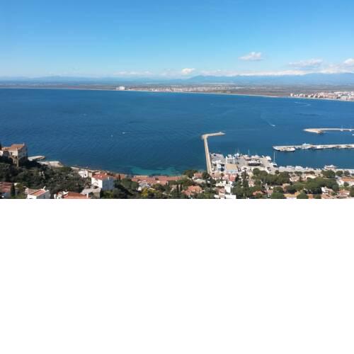 Roses Costa Brava Air-conditioned appt in villa, swimming pool and 180 view of