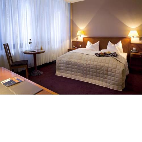 ROSS Hotel