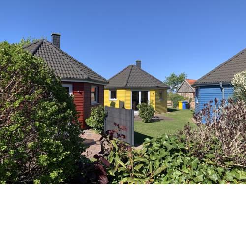 Roter Ostseebungalow