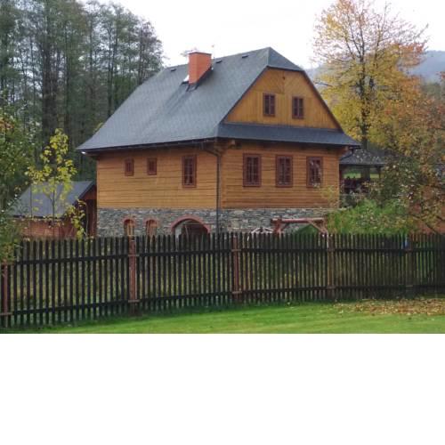 Roubenka u rybníka