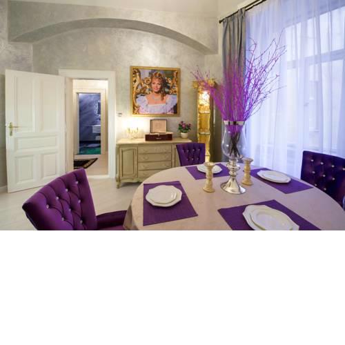 Royal Angelika Apartment / River View near Dancing House