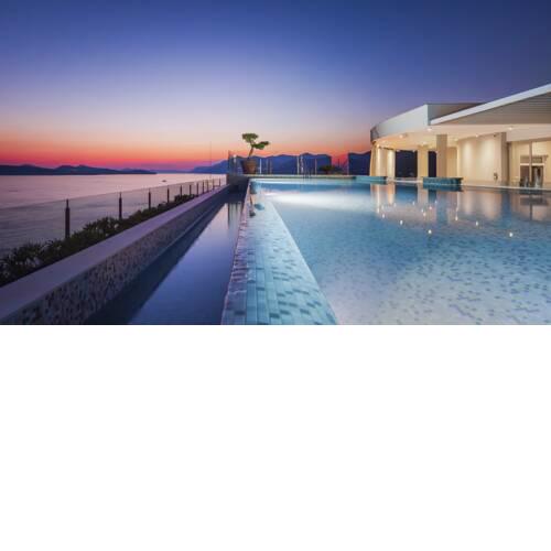Royal Blue Hotel