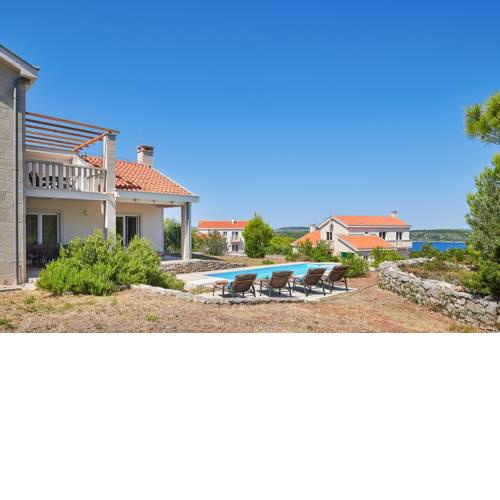 Rudina Villa Sleeps 8 with Pool Air Con and WiFi