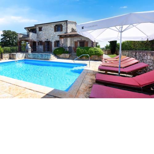 Ruhig gelegene Villa Avena mit privatem Pool