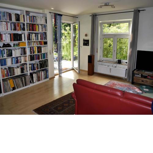 Ruhige Zweizimmerwohnung mit Terrasse