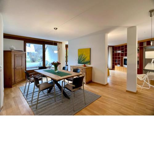 Ruhiges Terrassen-Apartment mit Sonnenbalkon