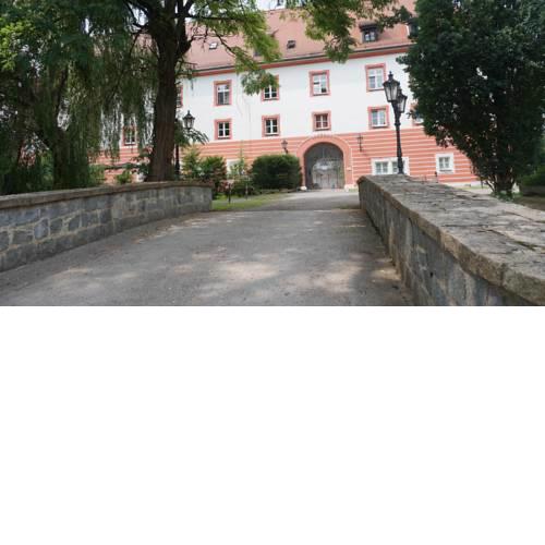 Ruhiges Wasserschloss Apartment