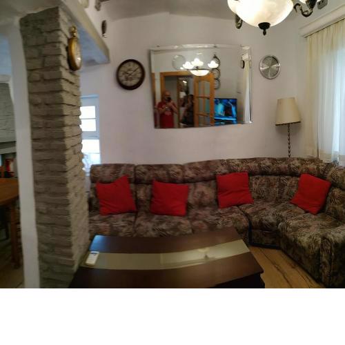 Rural house in Niguelas 10 from the Alpujarra Granadina and 20 minutes from Granada