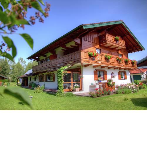 Rustic Apartment near Ski Area in Eck