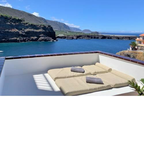 Rustic Condo with Ocean views next to Beach