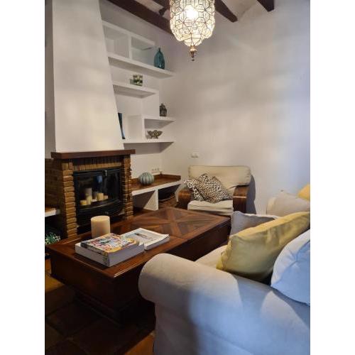 RUSTIC FLAT IN THE OLD TOWN IN ALTEA