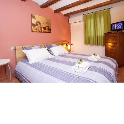 Rustic Poble Sec Apartment