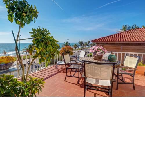 Rustic Seafront Apartment by Hello Apartments Sitges