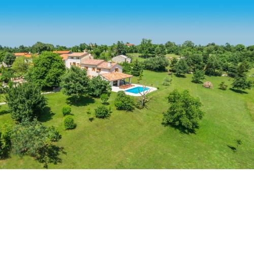 Rustic Villa Benina Rossa 1 with huge garden