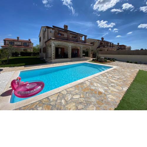 Rustic Villa with private pool
