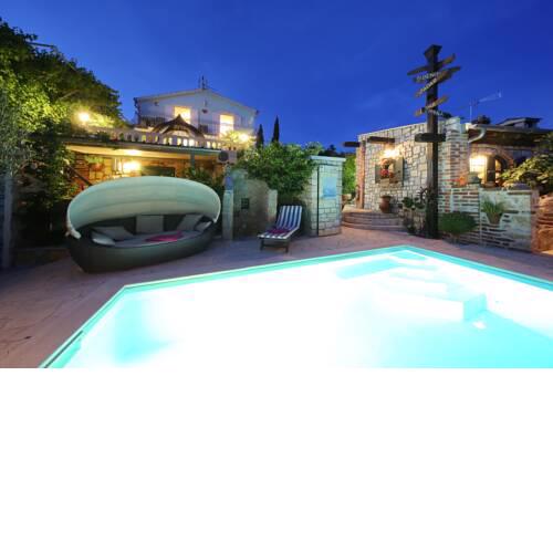 Rustical Vila VERDE with traditional Tavern & Pool