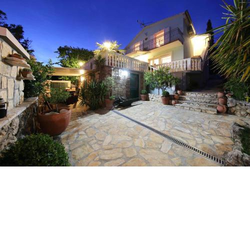 Rustical Villa VERDE with pool 8 persons