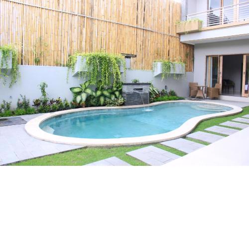 Rusty Seminyak