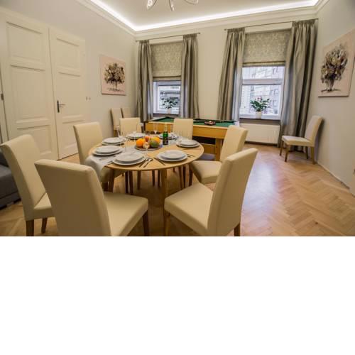 Ruterra Apt with Sauna and Billiards