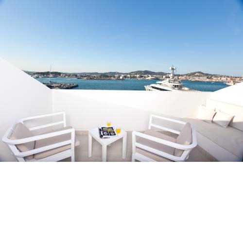 Ryans La Marina