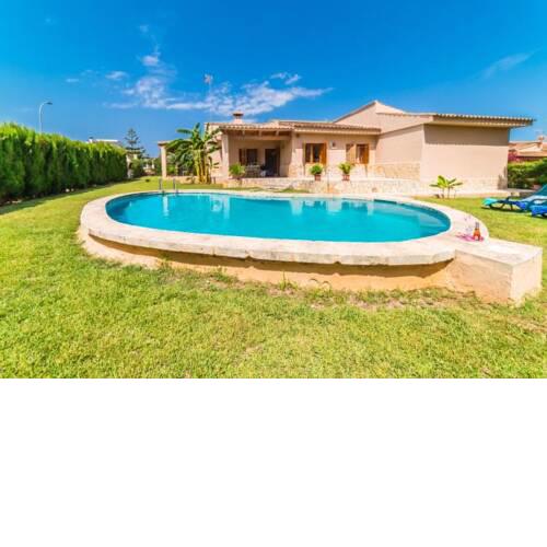 Sa Coma Holiday Home Sleeps 6 with Pool