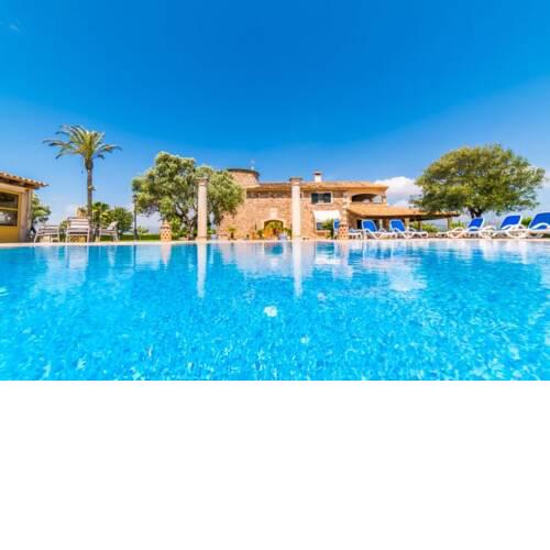 sa Pobla Holiday Home Sleeps 10 with Pool Air Con and WiFi