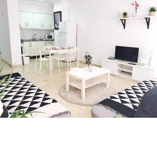 Sagasta Beach Apartment IV by Canary365