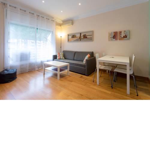 Sagrada Familia - Gaudi Apartment
