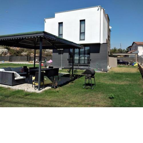 Sakın bir ortamda 3 odalı villa
