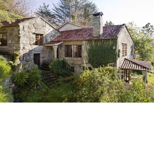 Salgueiras Villa Sleeps 8 with Pool