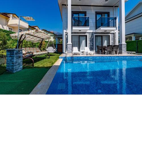 Salkım- 4 Bedroom Holiday Villa in Oludeniz