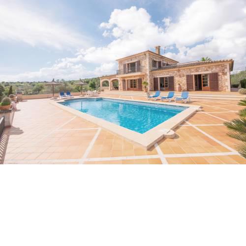 s'Alqueria Blanca Villa Sleeps 8 with Pool Air Con and WiFi