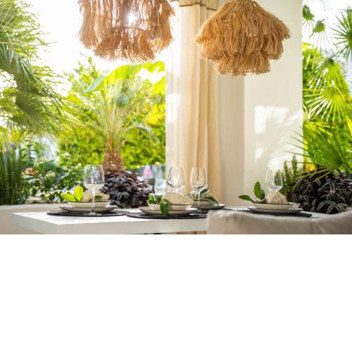 Salt Beach & Garden Apartment