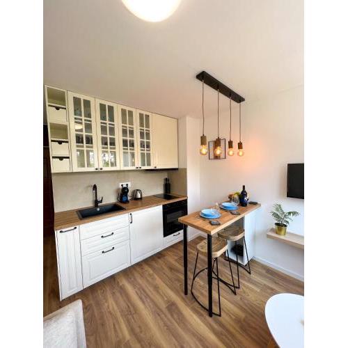 Sammy's place - Cozy Apartment for two with Abundant Sunlight and Natural Vibes
