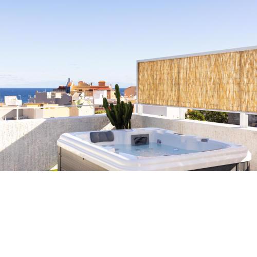 San Andres Suites 2A with jacuzzi