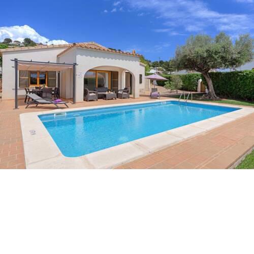 San Jaime Mediterraneo Villa Sleeps 7 with Pool Air Con and WiFi