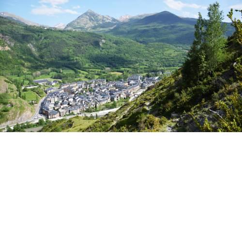 San Marsial Benasque Apartamentos y Hotel
