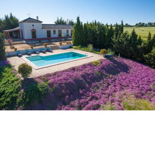 San Pedro Villa Sleeps 6 Pool WiFi