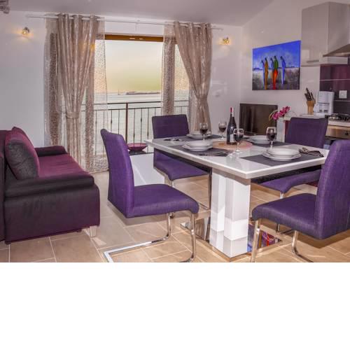 Sanja Apartments Rivarela