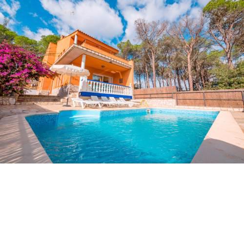 Sant Antoni de Calonge Villa Sleeps 8 Pool WiFi