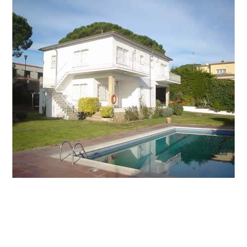 Sant Feliu de Guixols Apartment Sleeps 5 with Pool and WiFi