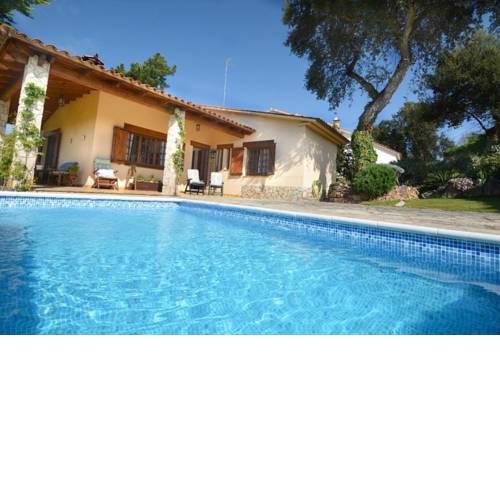 Santa Ceclina Villa Sleeps 8 Pool
