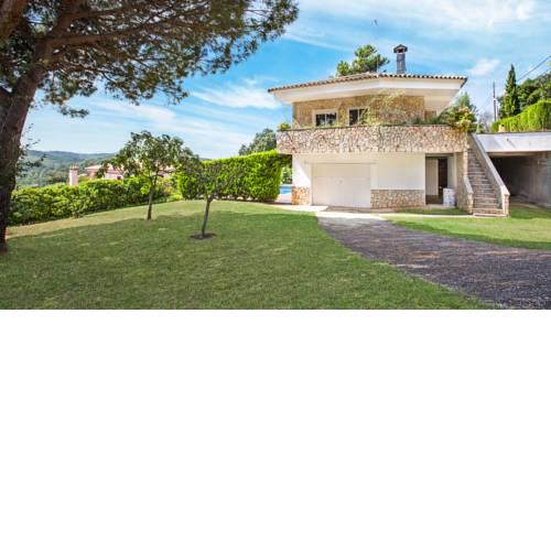 Santa Ceclina Villa Sleeps 8