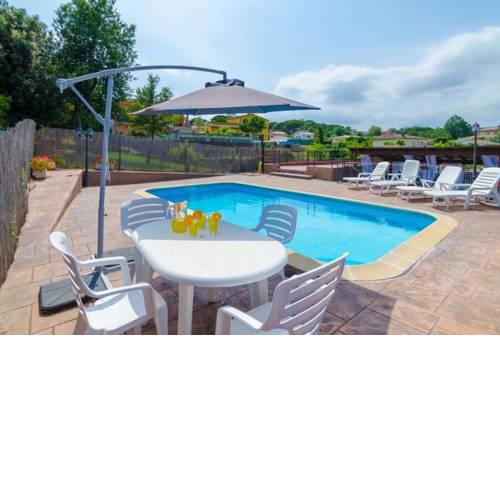 Santa Coloma de Farners Villa Sleeps 8 with Pool and Free WiFi