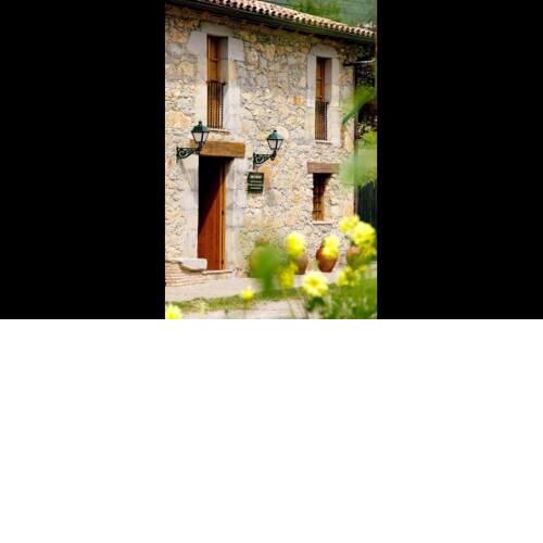 Santa Maria de Besora Villa Sleeps 8 with Pool
