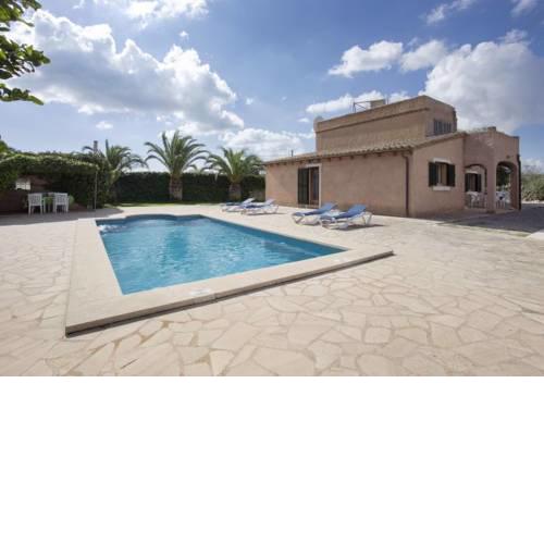 Santanyi Villa Sleeps 4 with Pool Air Con and WiFi