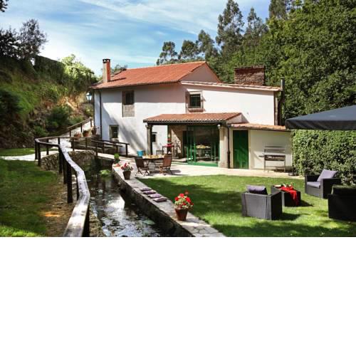 Santiago de Compostela Villa Sleeps 8 Pool WiFi