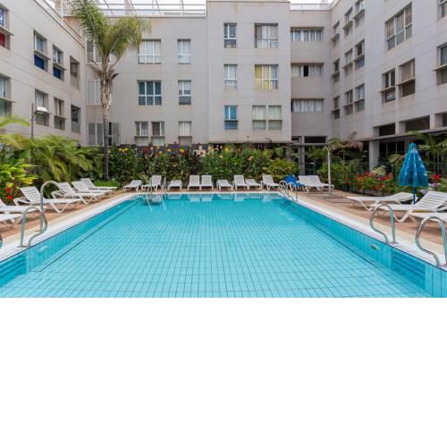 Sardina Home with Pool n’ Parking
