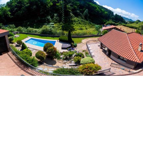 SARREN VILLA W/ POOL
