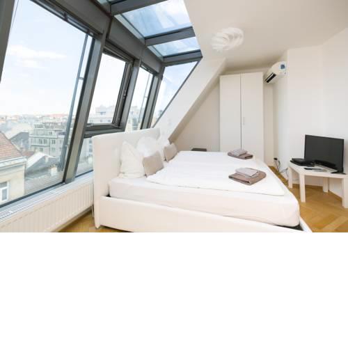 Sas-Niccy Apartments